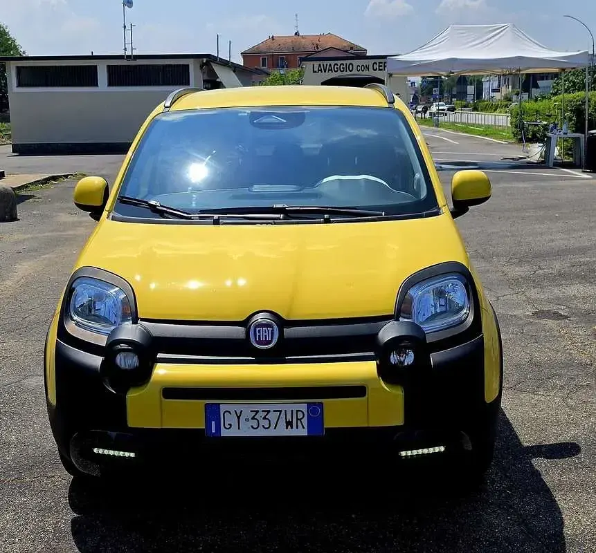 Usata Fiat Panda Cross 71 CV (52 kW) 2025 Giallo Utilitaria