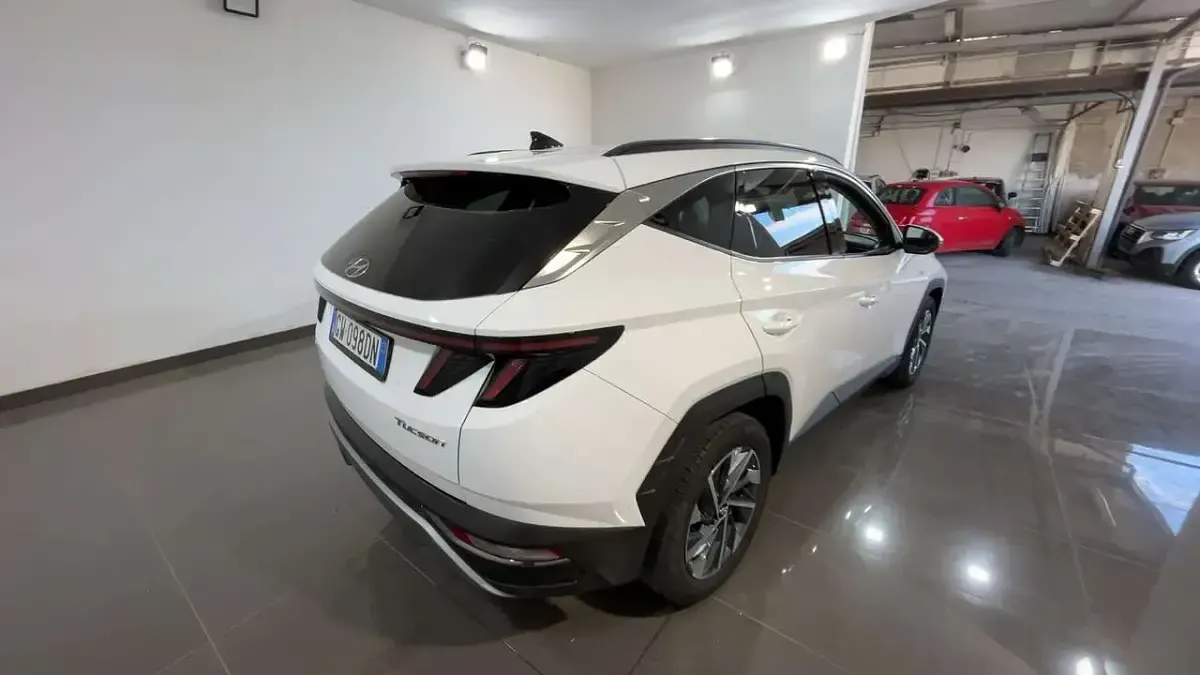 Usata Hyundai Tucson 137 CV (100 kW) 2024 Atlas white SUV