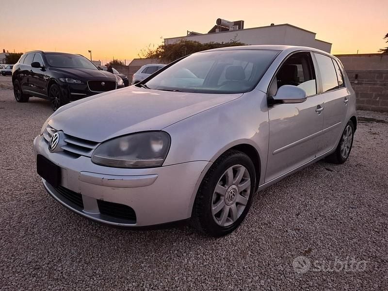 Grigio Usata 2004 VW Golf Tre volumi | 1490 € (Ottimo prezzo) - Immagine 1/4
