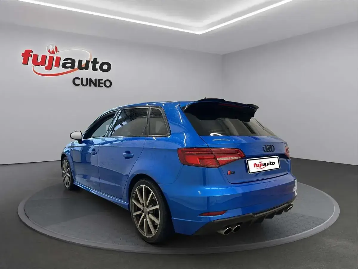 Usata Audi A3 Ambiente 300 CV (220 kW) 2019 Blu ara effetto cristallo Berlina