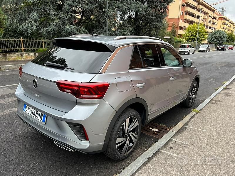 Usata VW T-Roc R-line 150 CV (110 kW) 2023 Grigio SUV