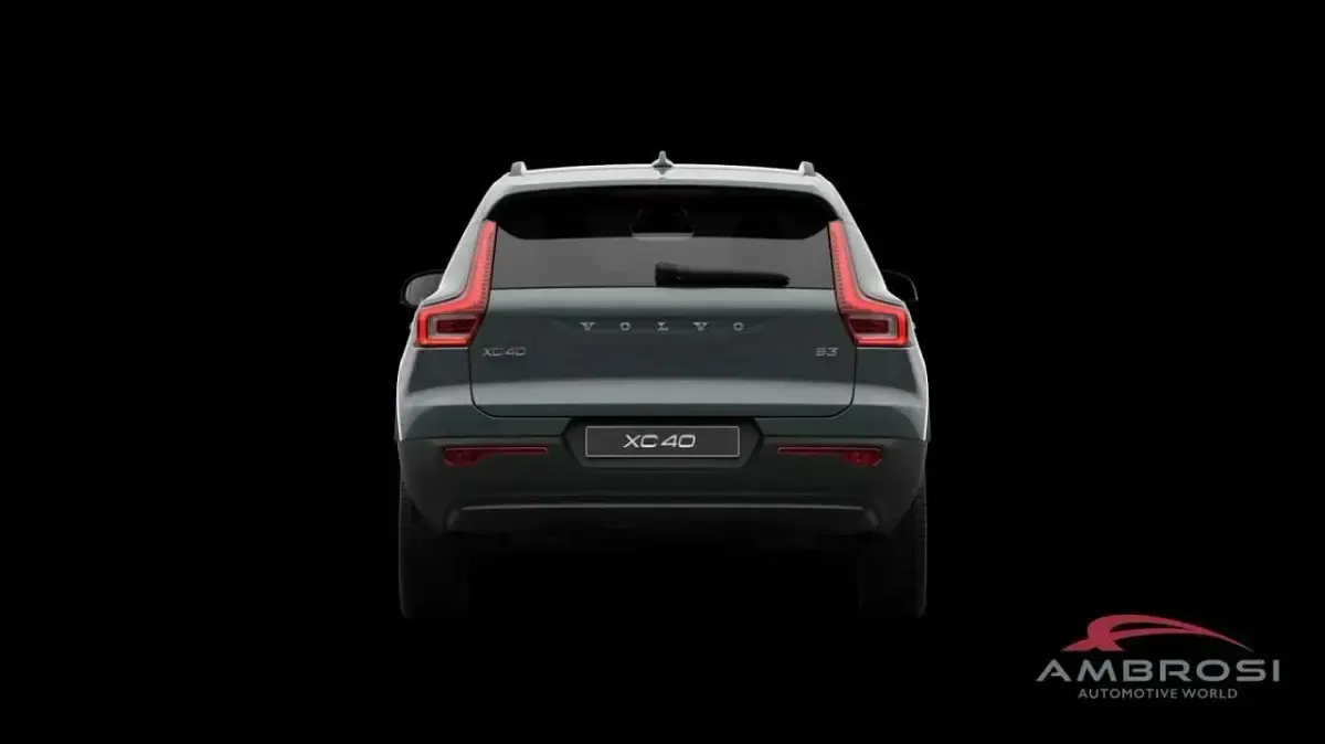Nuova Volvo XC40 Plus 163 CV (119 kW) 2026 Verde SUV