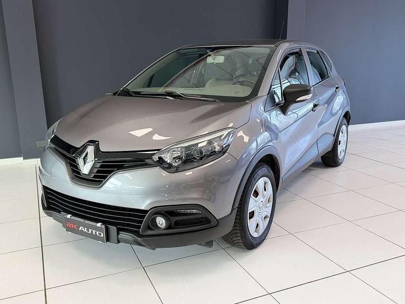 Usata Renault Captur 90 CV (66 kW) 2013 Grigio SUV