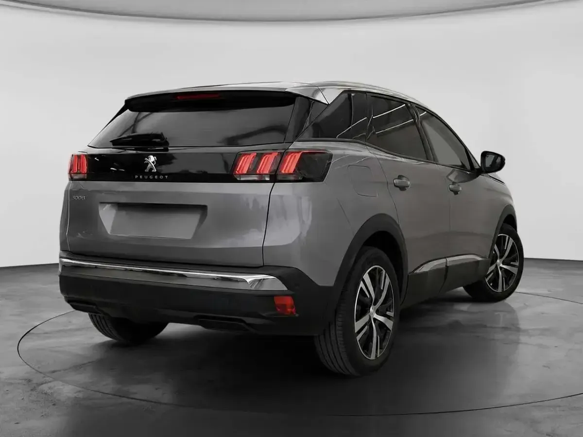 Usata Peugeot 3008 Allure 131 CV (96 kW) 2022 Grigio platino SUV