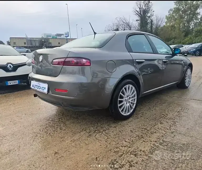 Usata Alfa Romeo 159 Ti 150 CV (110 kW) 2009 Grigio Berlina