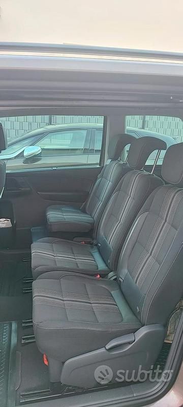 Begagnad VW Sharan 177 HK (130 kW) 2012 Brun Minibuss