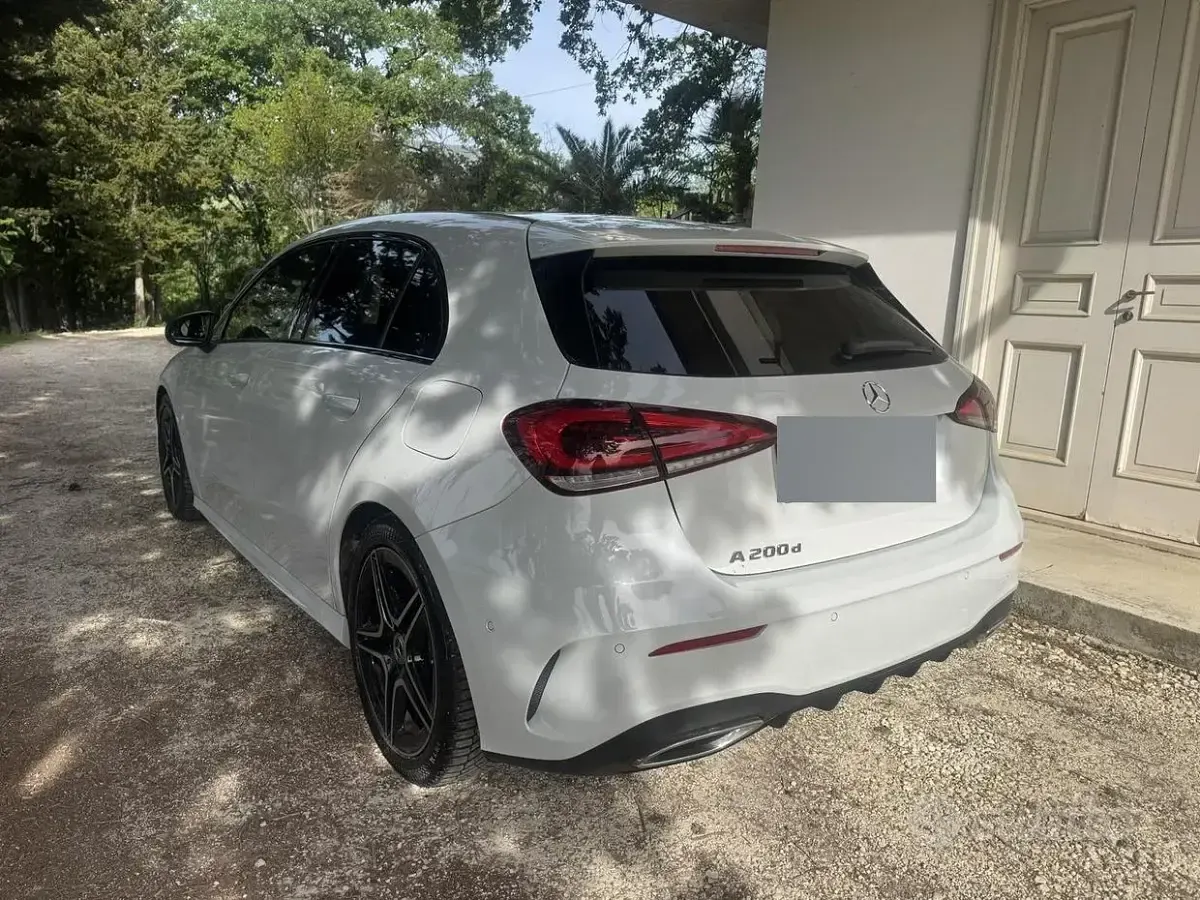 Gebraucht Mercedes A200 Premium 150 PS (110 kW) 2023 Weiß Limousine
