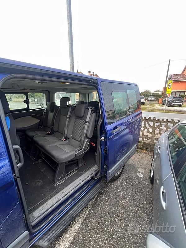 Usata Ford Tourneo 130 CV (95 kW) 2016 Blu Monovolume