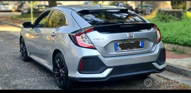Usata Honda Civic Executive 120 CV (88 kW) 2018 Grigio Utilitaria
