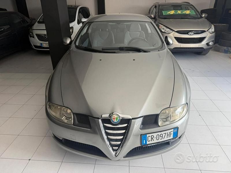 Usata Alfa Romeo GT 150 CV (110 kW) 2004 Grigio Coupé