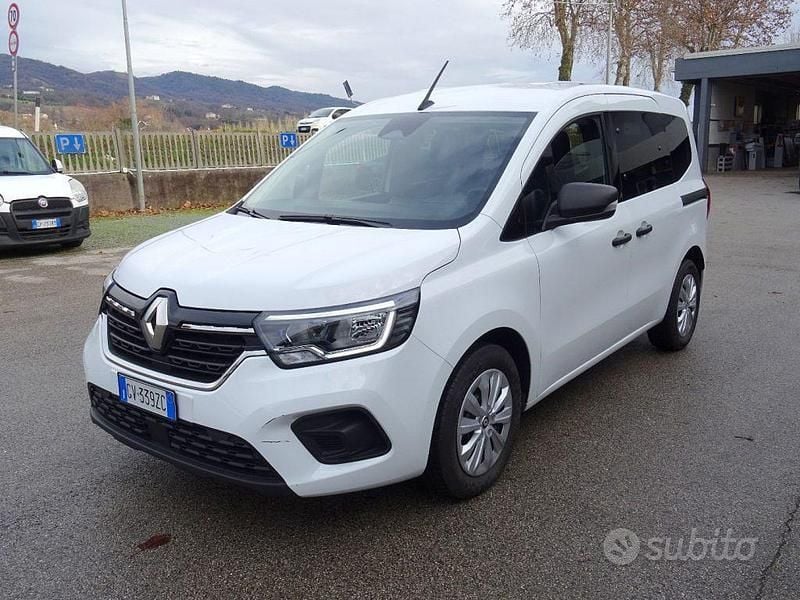 Usata Renault Kangoo 95 CV (69 kW) 2024 Bianco Monovolume