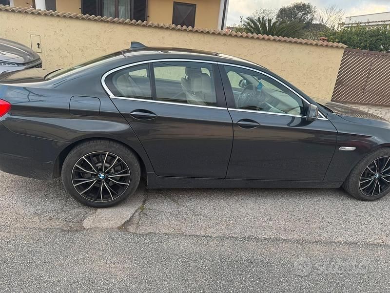 Usata BMW 523 204 CV (150 kW) 2011 Nero Berlina