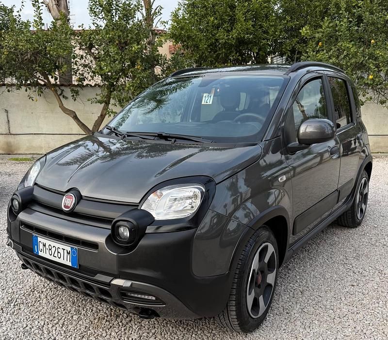 Usata Fiat Panda Cross Cross 69 CV (50 kW) 2023 Grigio Utilitaria