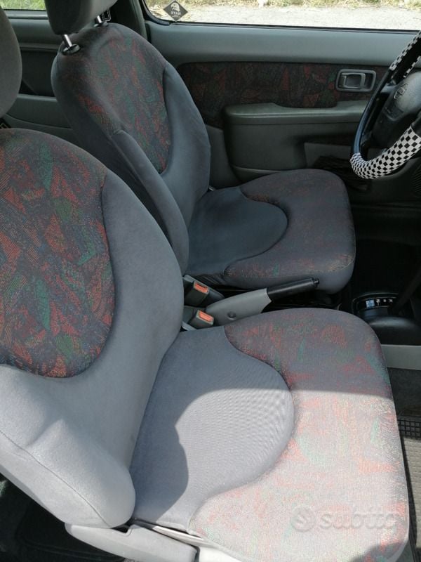 Usata Nissan Micra 54 CV (39 kW) 1999 Bianco Utilitaria