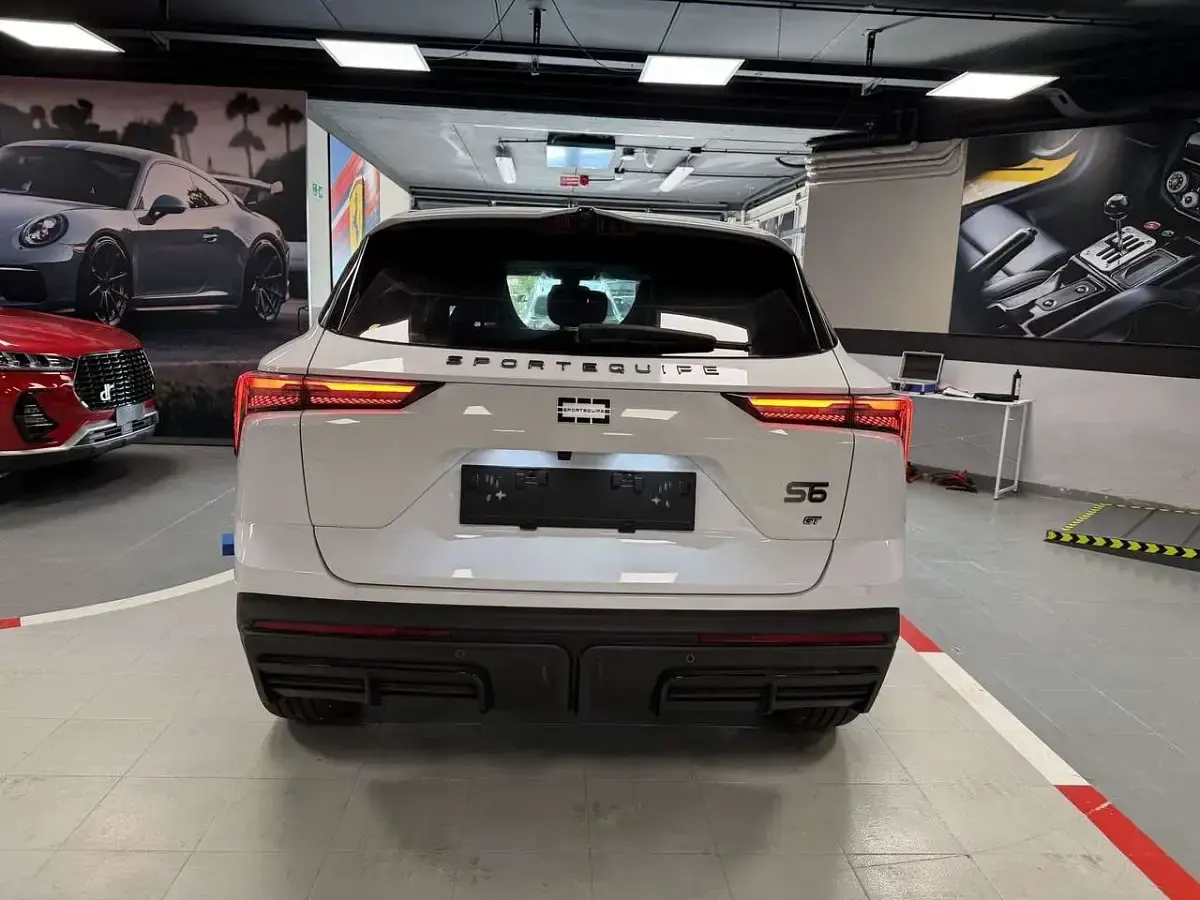 Nuova Sportequipe S6 GT 156 CV (114 kW) 2026 Bianco SUV