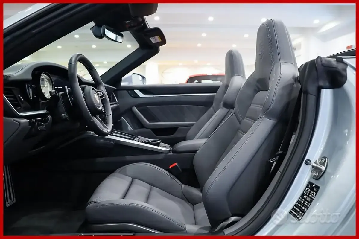 Usata Porsche 992 650 CV (478 kW) 2021 Grigio Cabrio