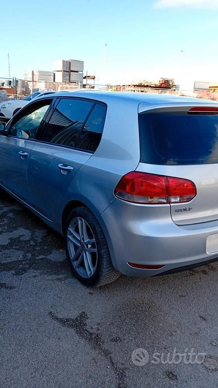 Usata VW Golf VI 90 CV (66 kW) 2012 Grigio Utilitaria