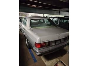 Usata Mercedes 300 125 CV (91 kW) 1982 Grigio Berlina