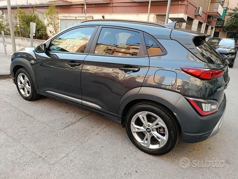 Usata Hyundai Kona 120 CV (88 kW) 2022 Grigio SUV
