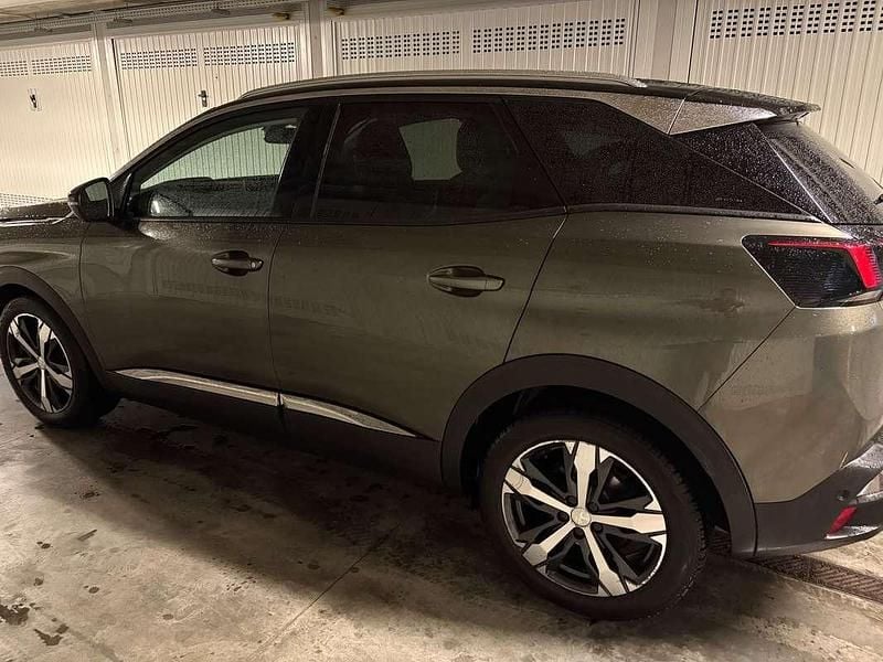 Usata Peugeot 3008 Allure 131 CV (96 kW) 2020 Verde SUV