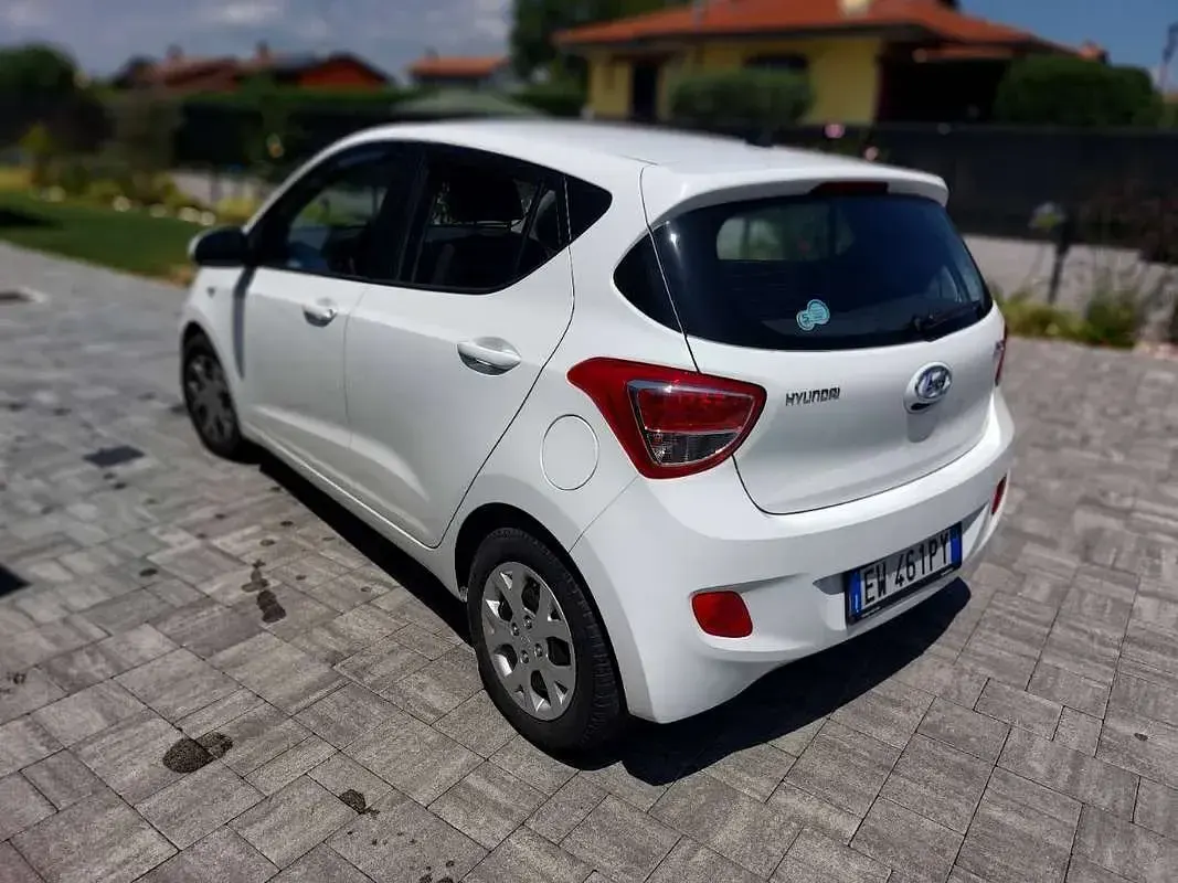 Usata Hyundai i10 67 CV (49 kW) 2014 Bianco Utilitaria