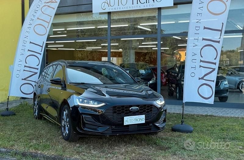 Nero Usata 2023 Ford Focus ST-Line Tre volumi | 16.000 € (Super prezzo) - Immagine 1/4
