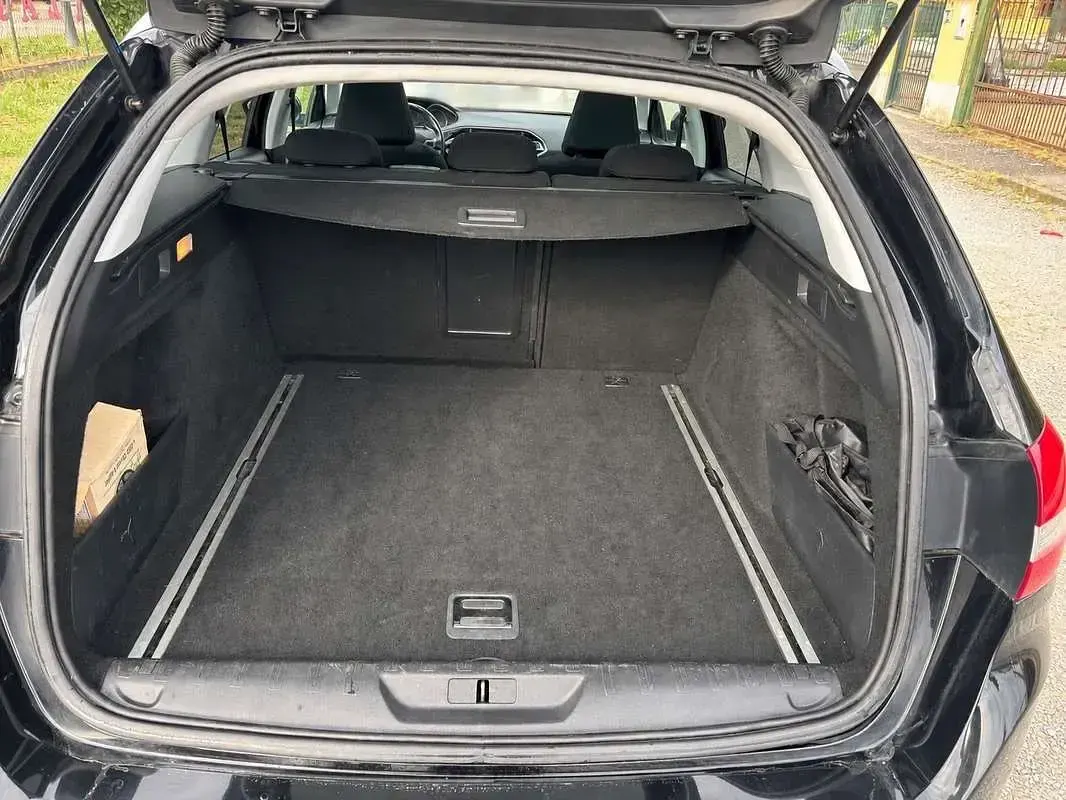Usata Peugeot 308 SW GT-line 120 CV (88 kW) 2015 Station wagon