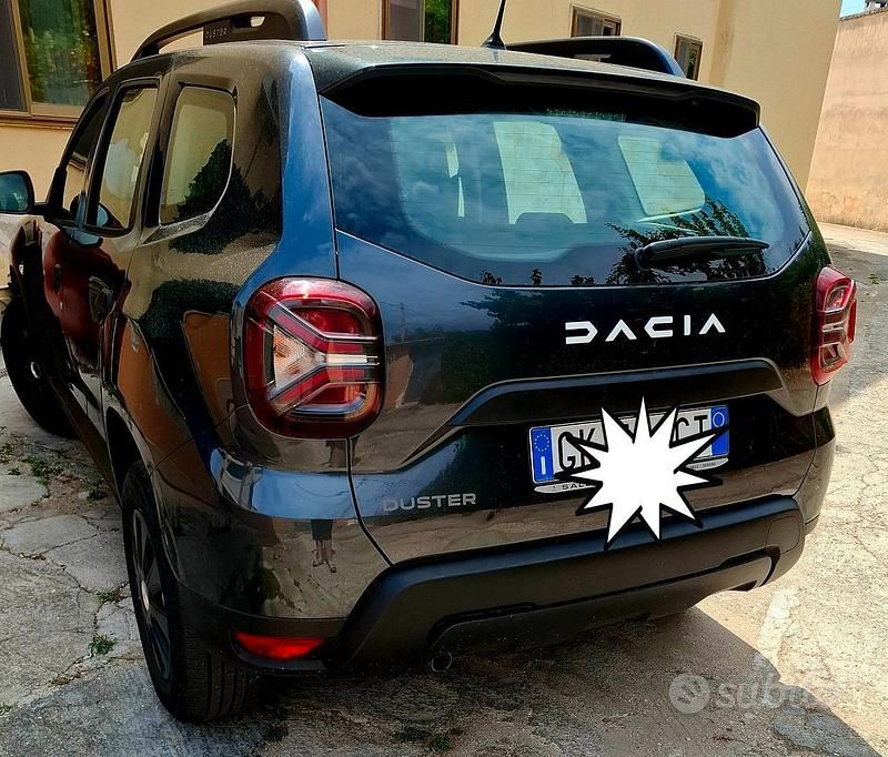 Usata Dacia Duster 100 CV (73 kW) 2023 Grigio Station wagon