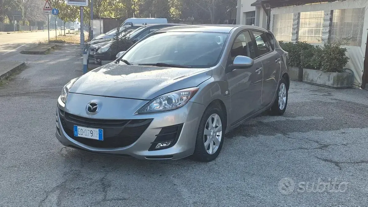 Usata Mazda 3 109 CV (80 kW) 2010 Grigio Berlina