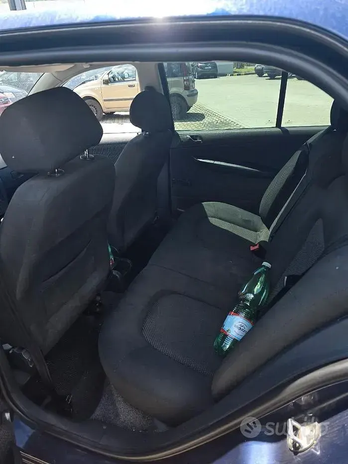 Usata Skoda Fabia Ambiente 75 CV (55 kW) 2005 Blu Berlina