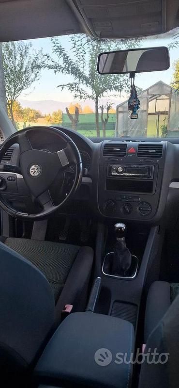 Usata VW Golf V 102 CV (75 kW) 2007 Grigio Berlina