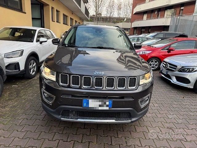 Usata Jeep Compass 140 CV (102 kW) 2018 Grigio scuro SUV