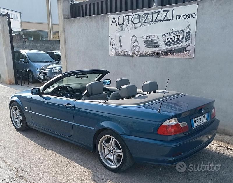 Usata BMW 320 Cabriolet 170 CV (125 kW) 2001 Blu Cabrio
