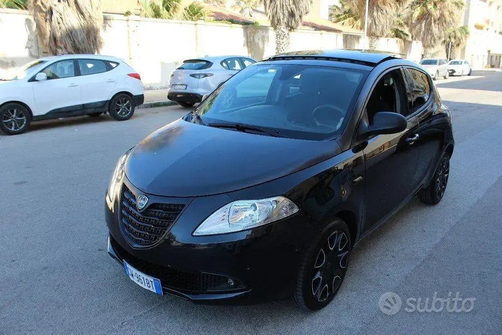Usata Lancia Ypsilon S 95 CV (69 kW) 2014 Nero Utilitaria