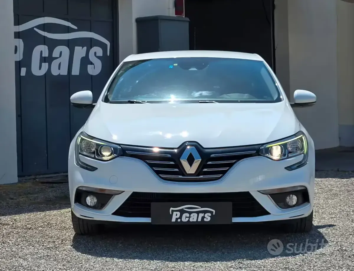 Usata Renault Mégane IV Intens 132 CV (97 kW) 2016 Bianco Berlina