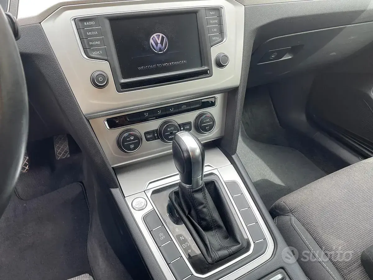 Usata VW Passat 120 CV (88 kW) 2017 Grigio Station wagon