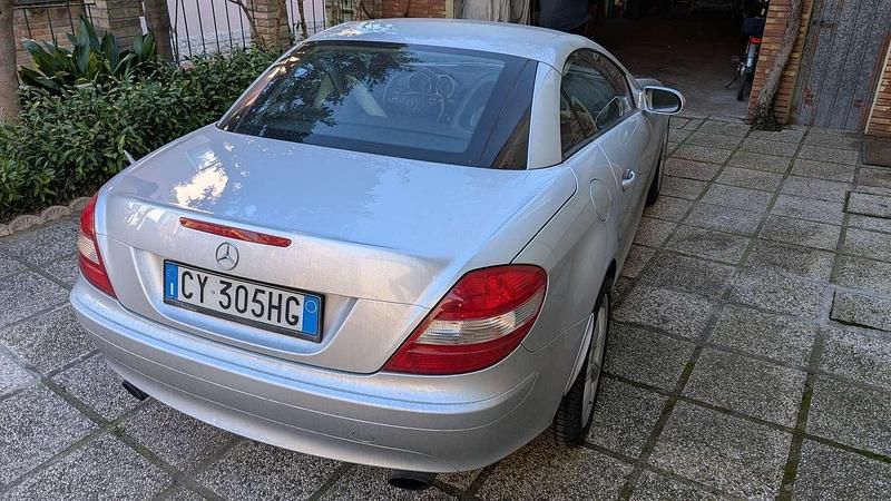 Usata Mercedes SLK200 163 CV (119 kW) 2005 Argento Cabrio