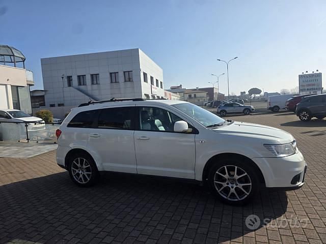 Usata Fiat Freemont 140 CV (102 kW) 2011 Bianco SUV