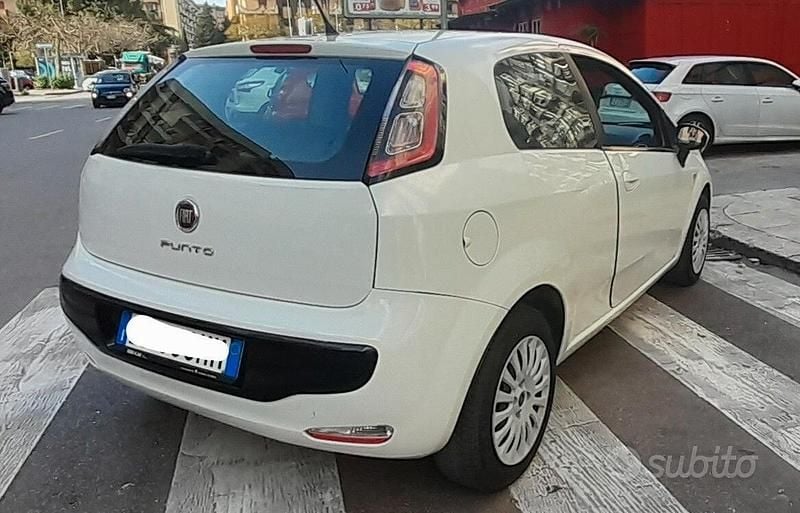 Usata Fiat Punto Evo S 69 CV (50 kW) 2011 Bianco Utilitaria