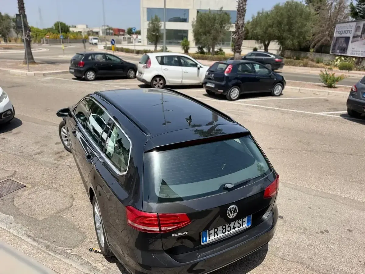 Usata VW Passat Business 119 CV (87 kW) 2018 Grigio Station wagon