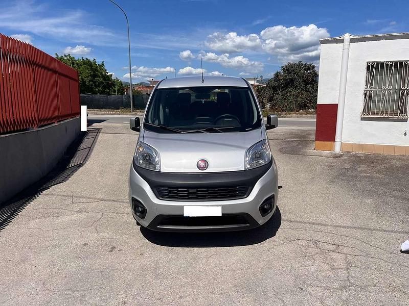 Usata Fiat Qubo Trekking 95 CV (69 kW) 2022 Grigio Monovolume
