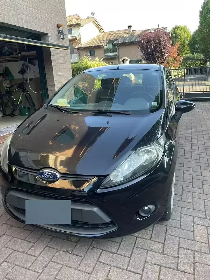Usata Ford Fiesta 82 CV (60 kW) 2009 Nero Berlina