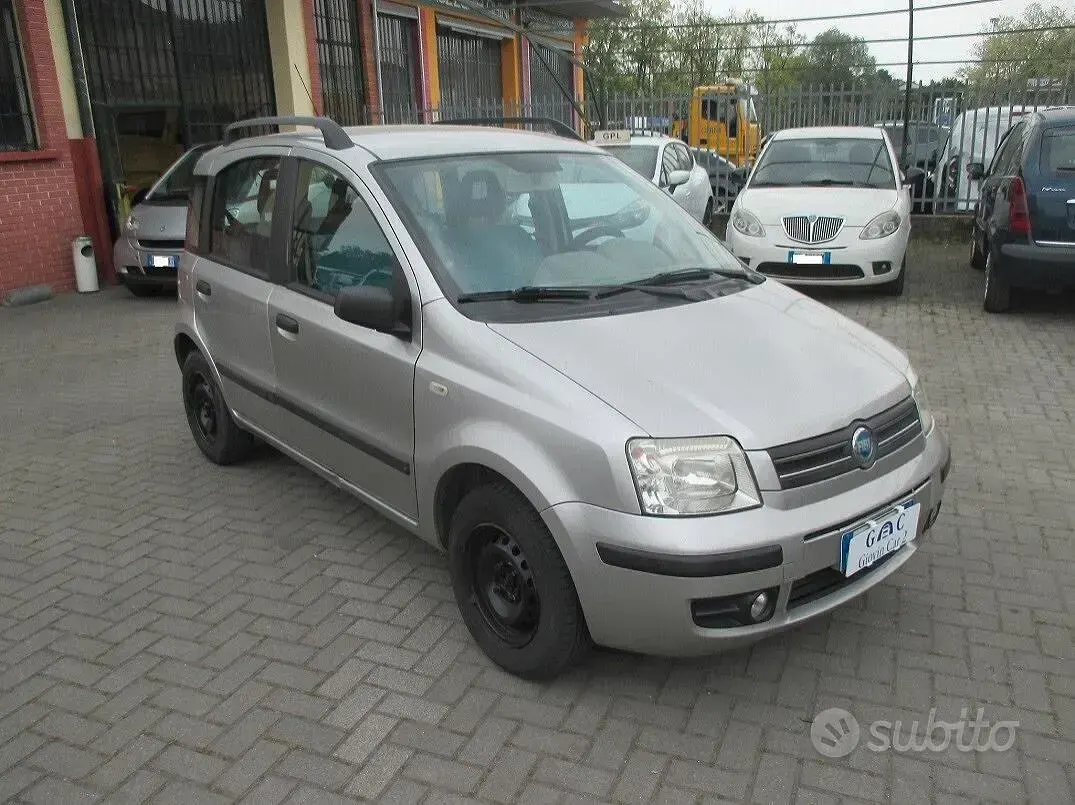 Usata Fiat Panda Dynamic 69 CV (50 kW) 2004 Grigio Utilitaria