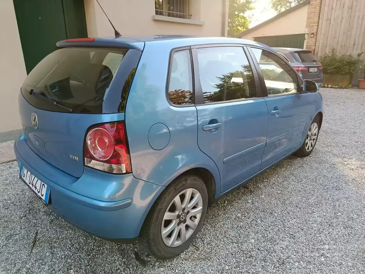 Usata VW Polo Sportline 69 CV (50 kW) 2007 Blu Utilitaria