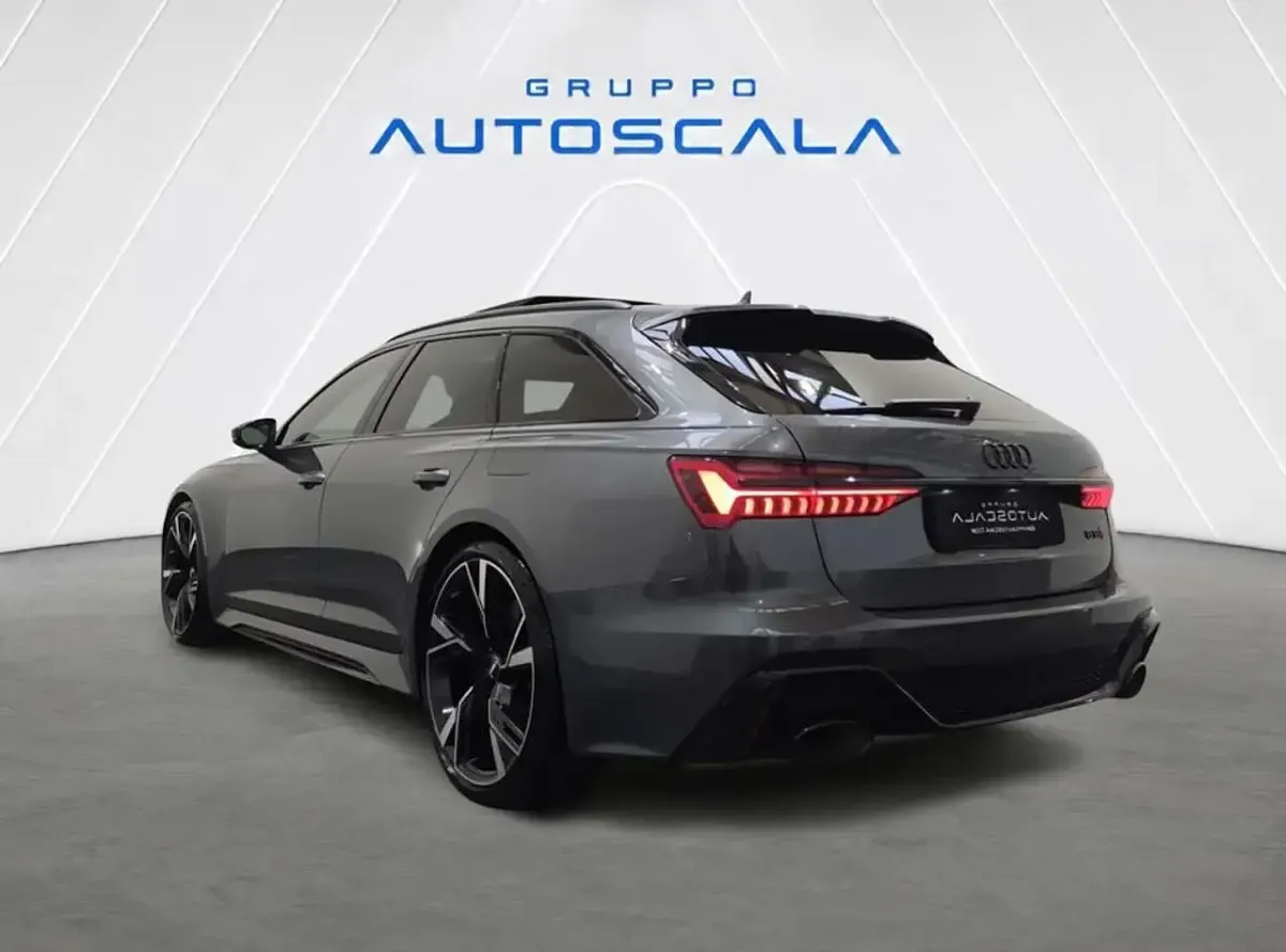 Usata Audi RS6 600 CV (441 kW) 2020 Grigio daytona Station wagon