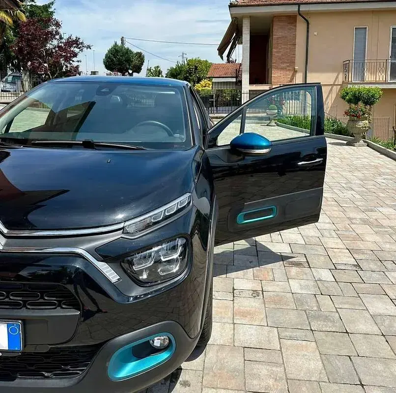 Usata Citroën C3 Shine 83 CV (61 kW) 2022 Nero Utilitaria