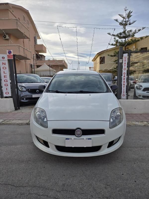 Usata Fiat Bravo Easy 104 CV (76 kW) 2013 Bianco Utilitaria