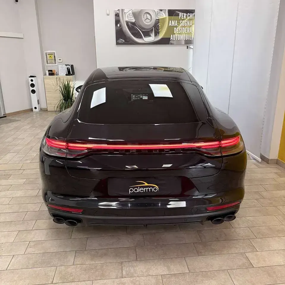Usata Porsche Panamera 4 E-Hybrid 330 CV (242 kW) 2021 Nero Utilitaria