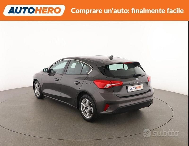Usata Ford Focus 100 CV (73 kW) 2019 Grigio Berlina
