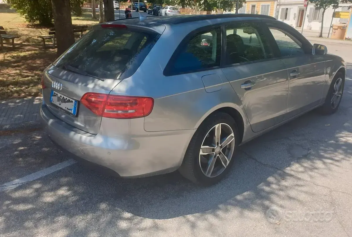 Usata Audi A4 143 CV (105 kW) 2013 Grigio Station wagon